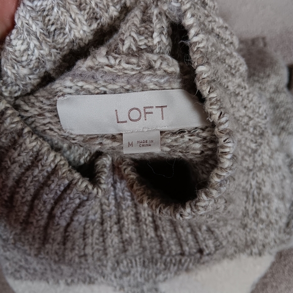 Polar Bear Sweater - Picture 4 of 5